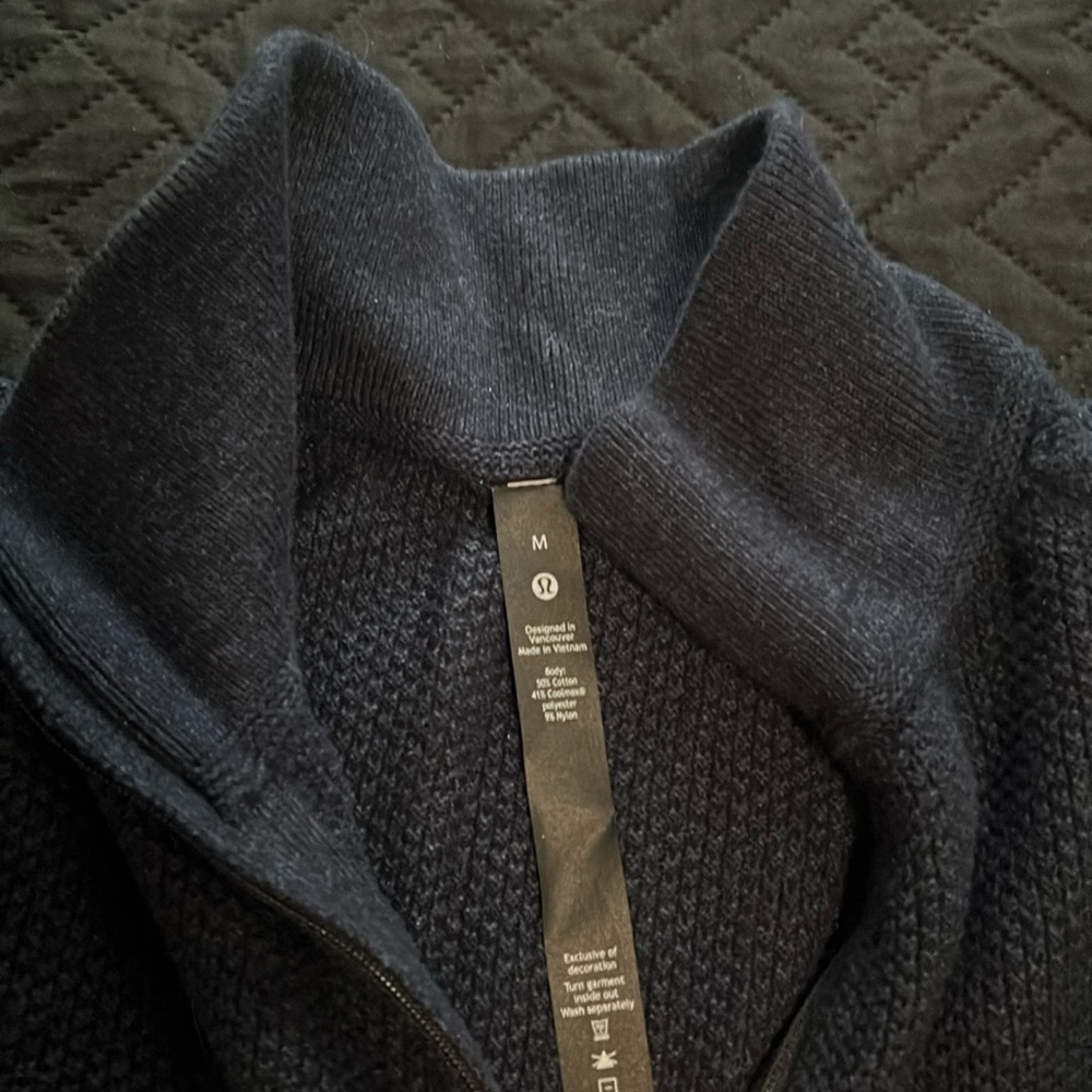 Lululemon knit 1/4 zip navy blue